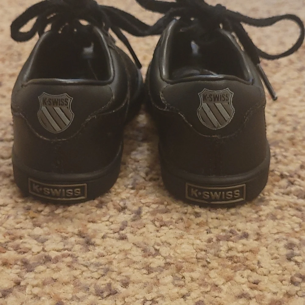 K-swiss black tennis shoes Infant 7